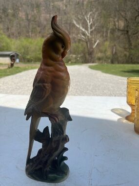 vintage Majolica-style ceramic figurine of a cockatoo